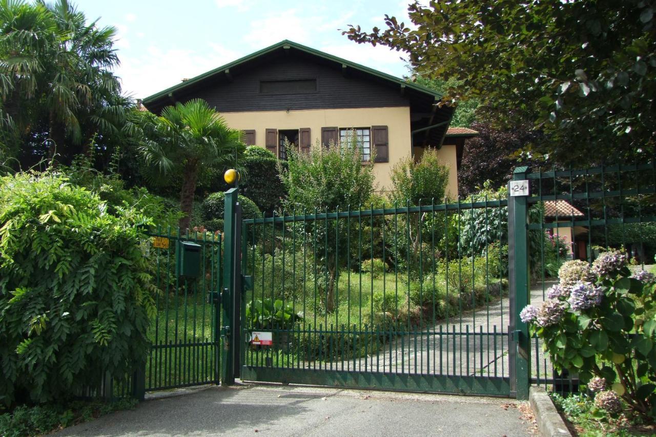 Monolocali In Casa Con Giardino Bellagio Apartment Luaran gambar