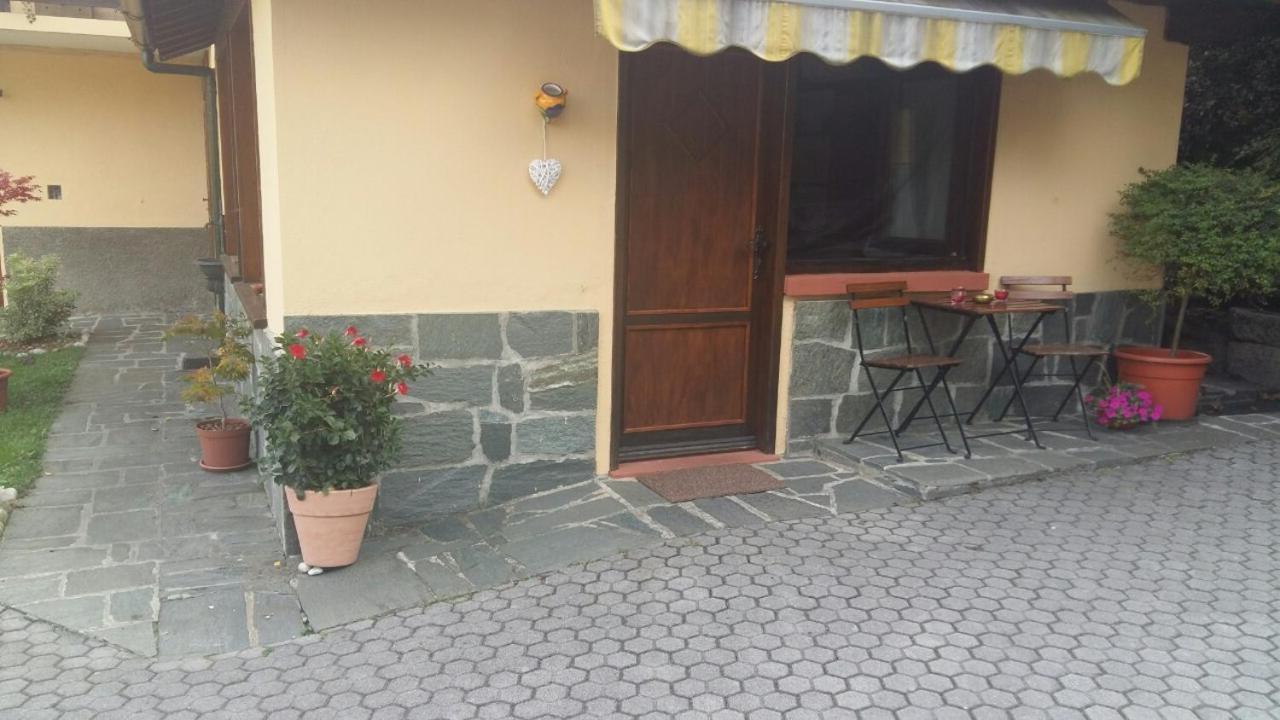 Monolocali In Casa Con Giardino Bellagio Apartment Luaran gambar