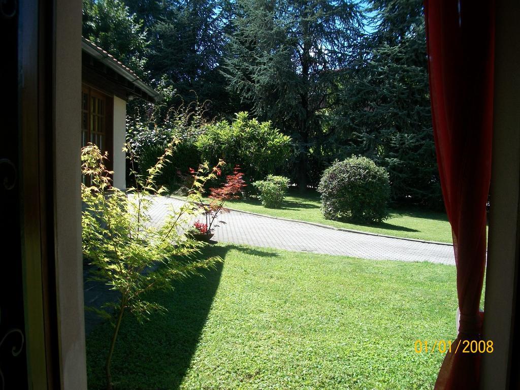 Monolocali In Casa Con Giardino Bellagio Apartment Luaran gambar